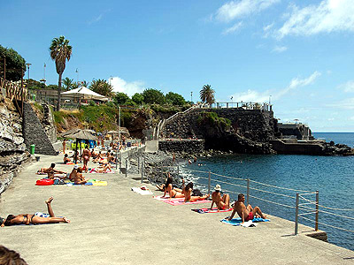 Madeira+beach+portugal+photo